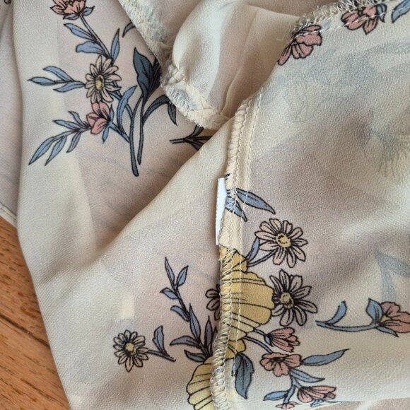 Forever 21 Contemporary Floral Blouse Large - Picture 11 of 14